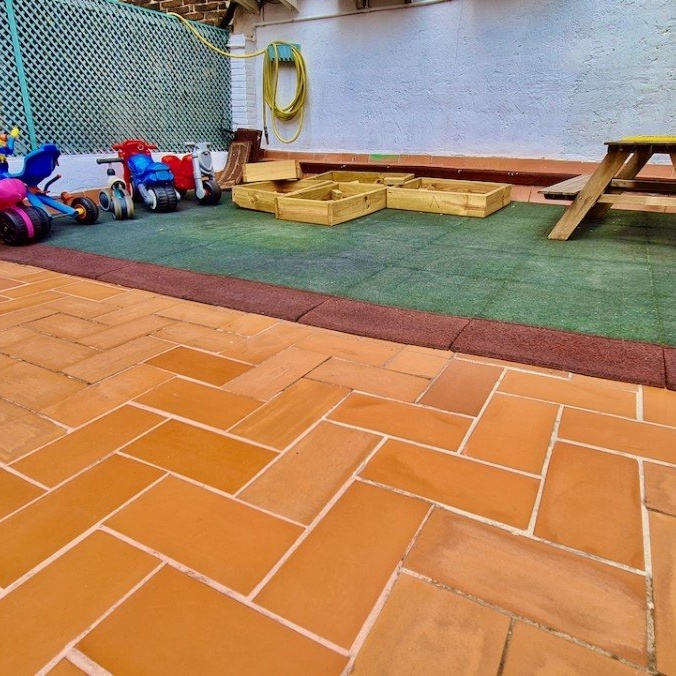 Galería Publica  Escola Bressol Petits - Bailén - Photo 21